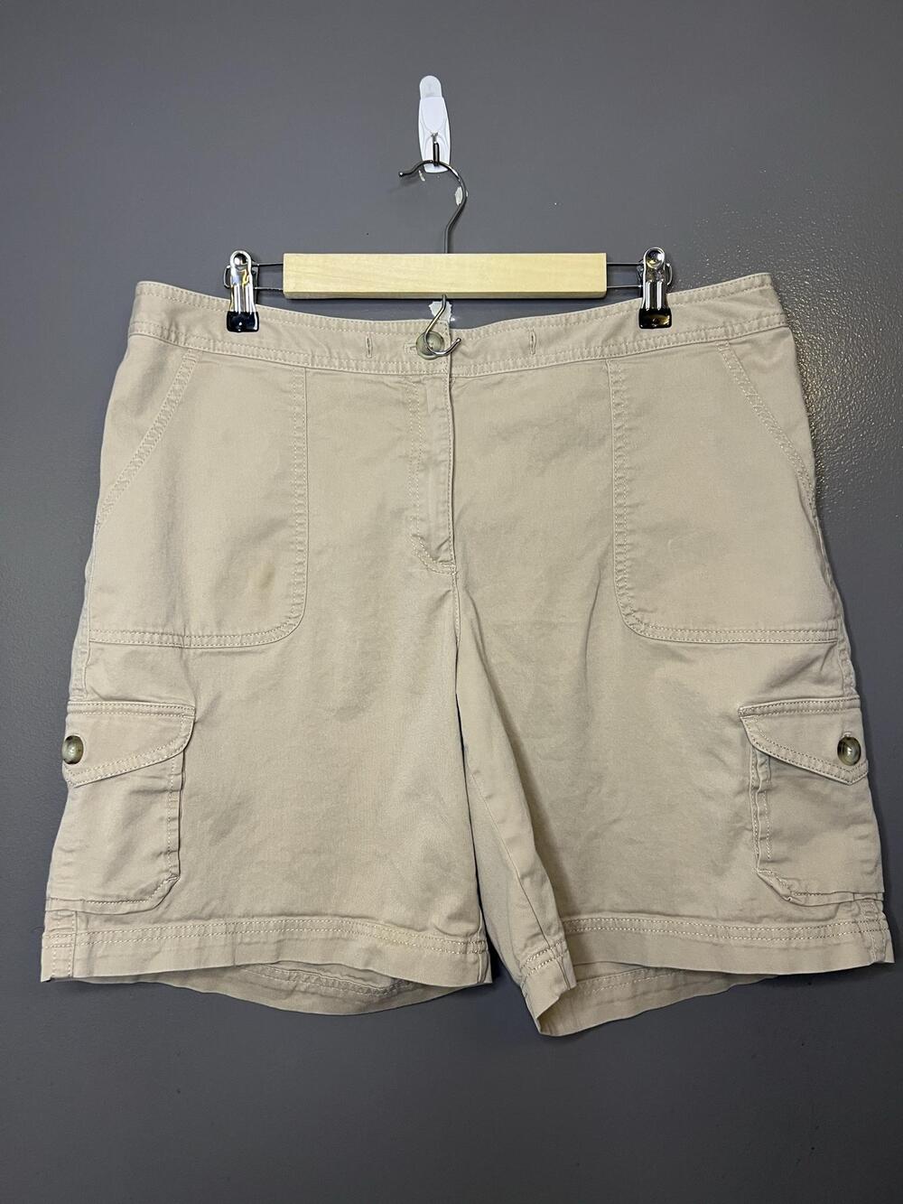 L.L. Bean Shorts Womens 16 Beige Favorite Fit Cargo Twill Stretch Casual